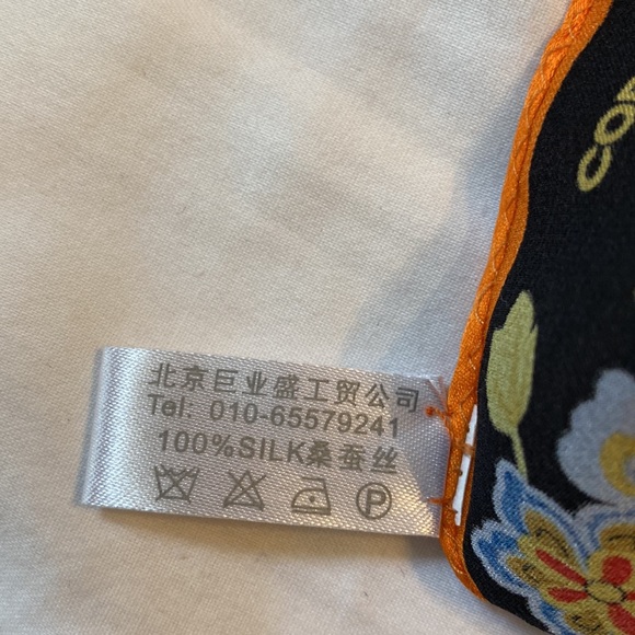 CODELLO 100% SILK SCARF - Picture 3 of 3